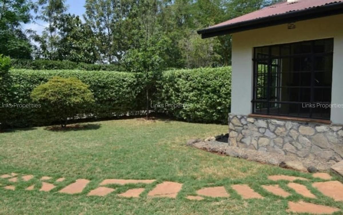3 Bed House with En Suite at Karen Road - 1