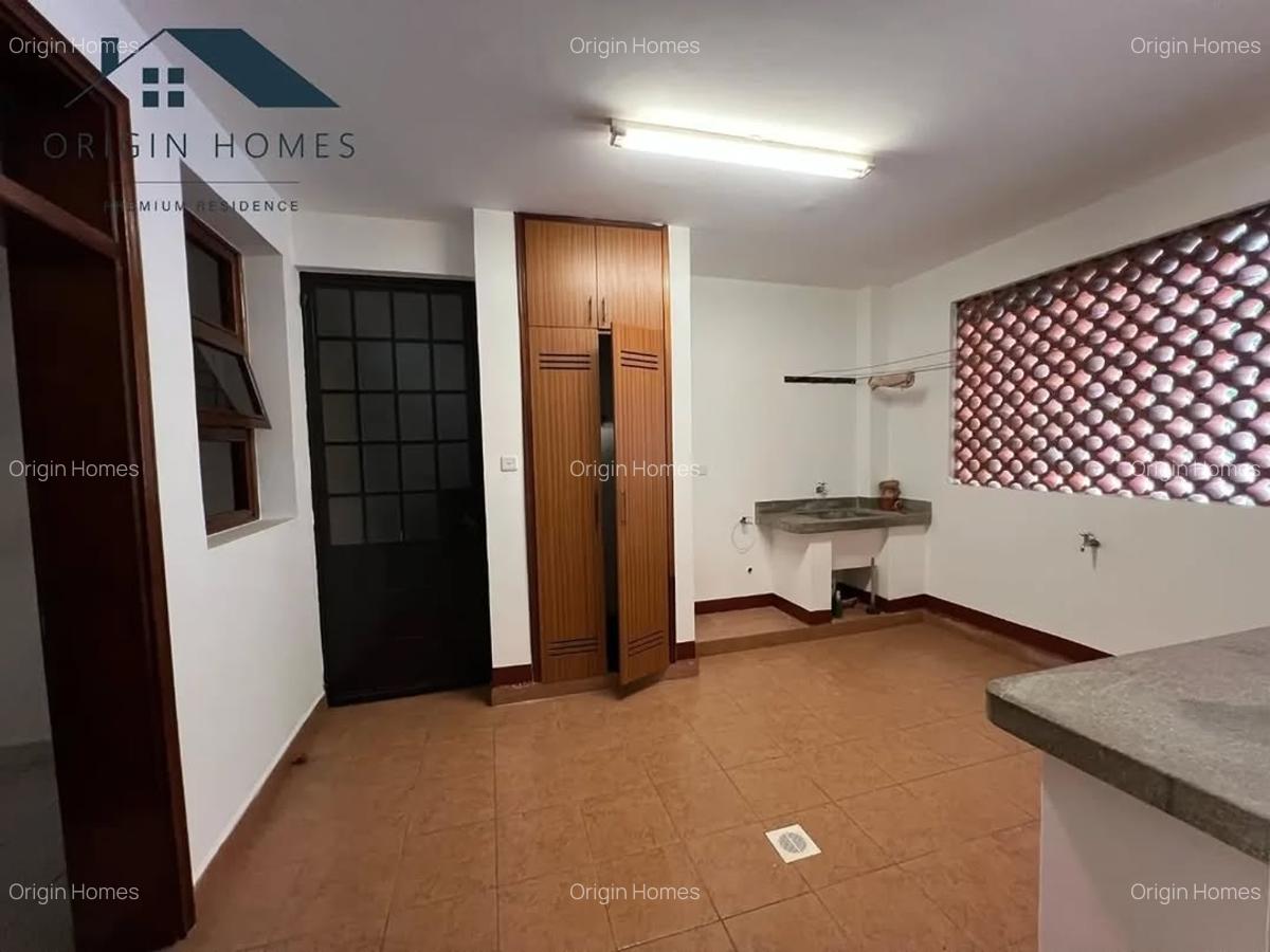 3 Bed Apartment with En Suite at Riverside Drive - 15