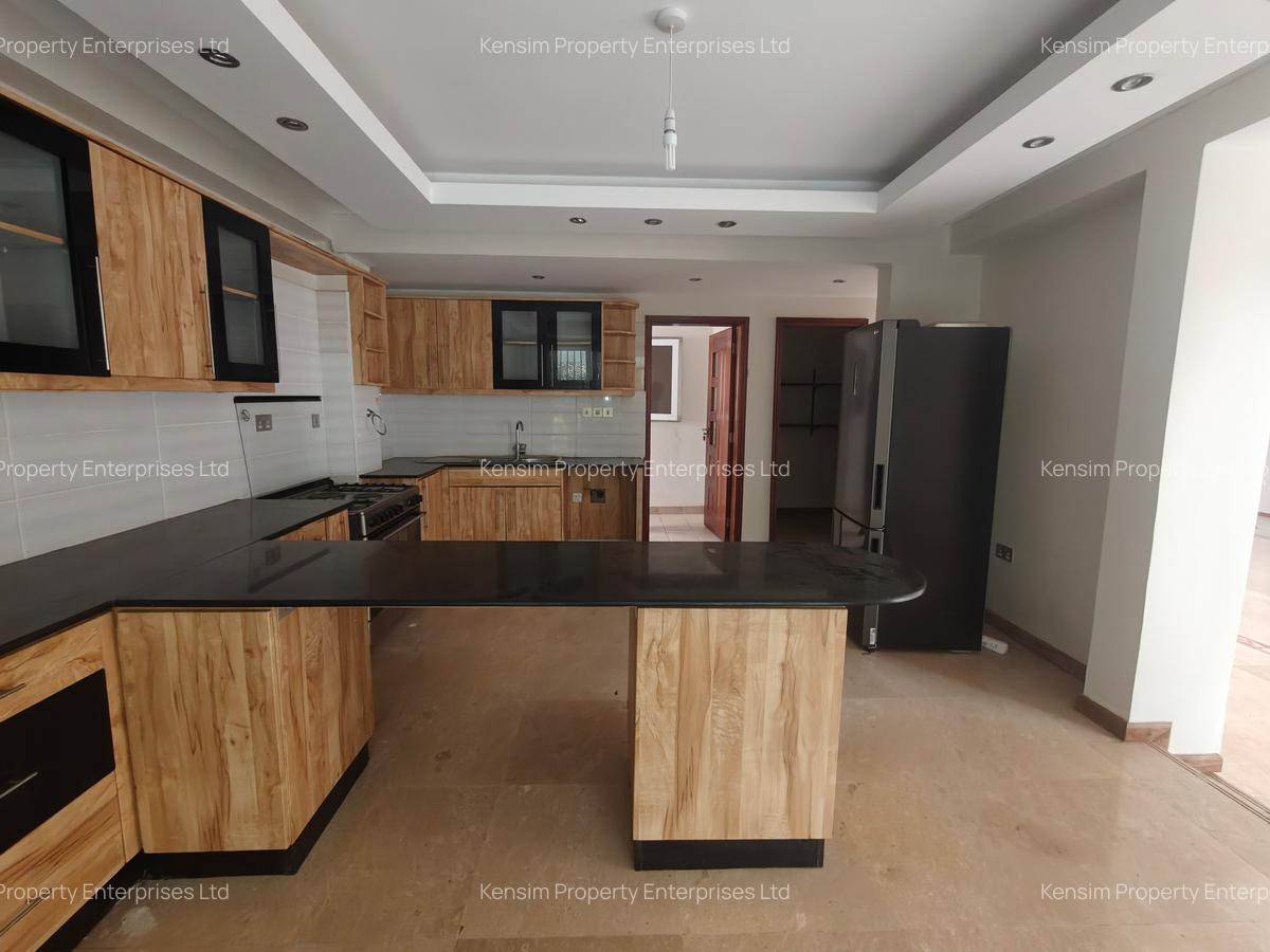 5 Bed Townhouse with En Suite in Lavington - 8