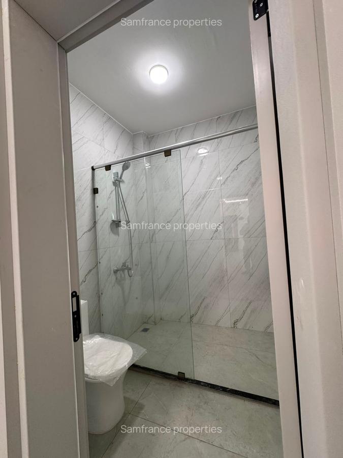 Serviced 1 Bed Apartment with En Suite at 1St Avanue - 5