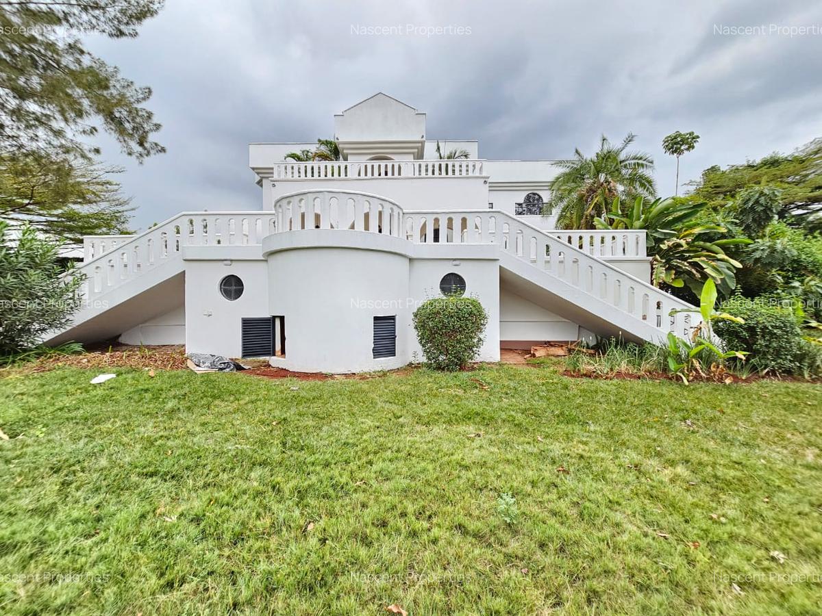 4 Bed House with En Suite in Nyari - 2