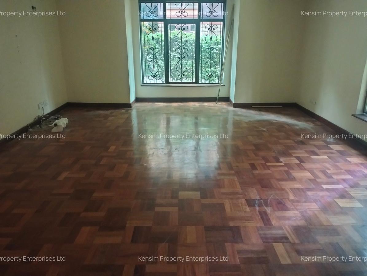 5 Bed Townhouse with En Suite in Lavington - 7