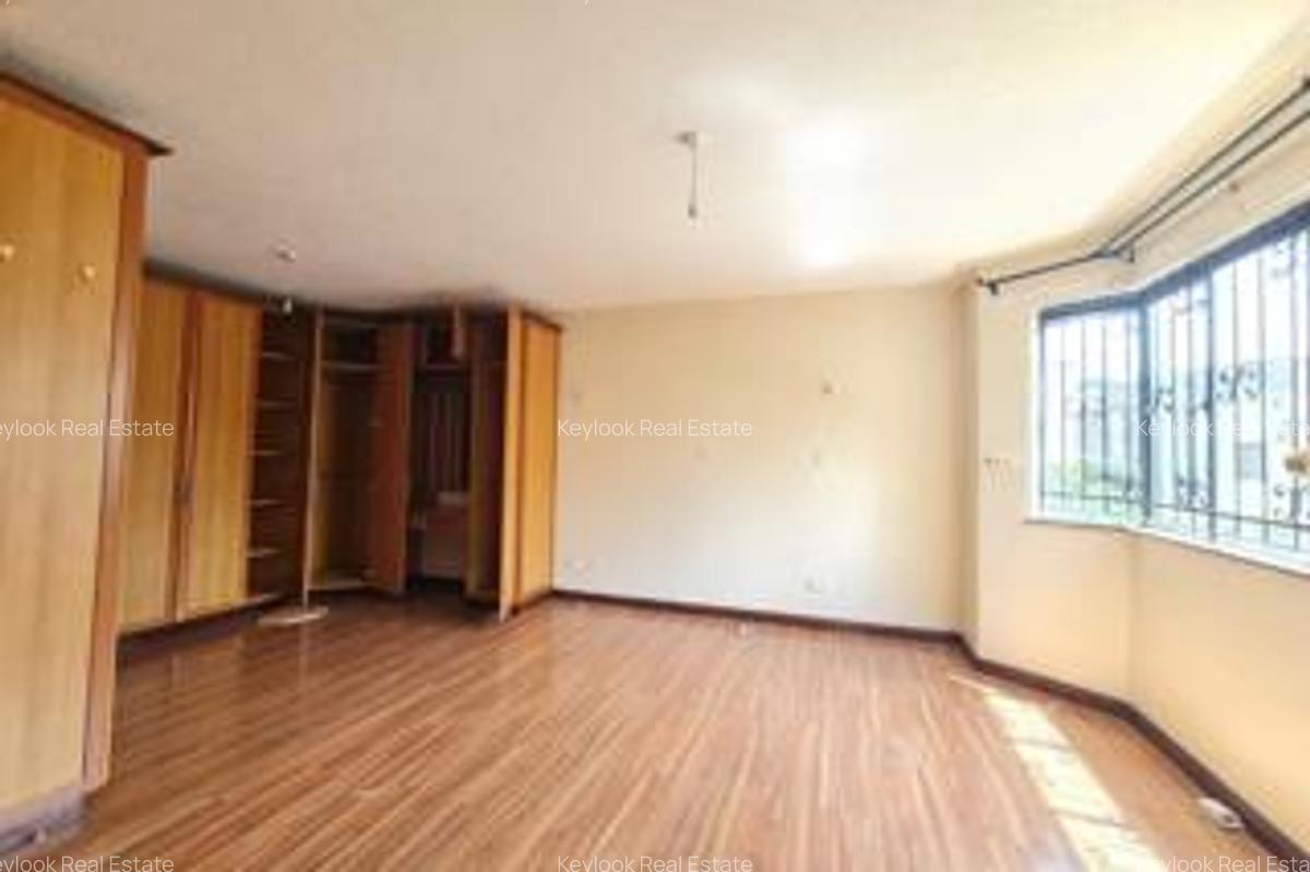 4 Bed Townhouse with En Suite at Gravelia Groove - 9