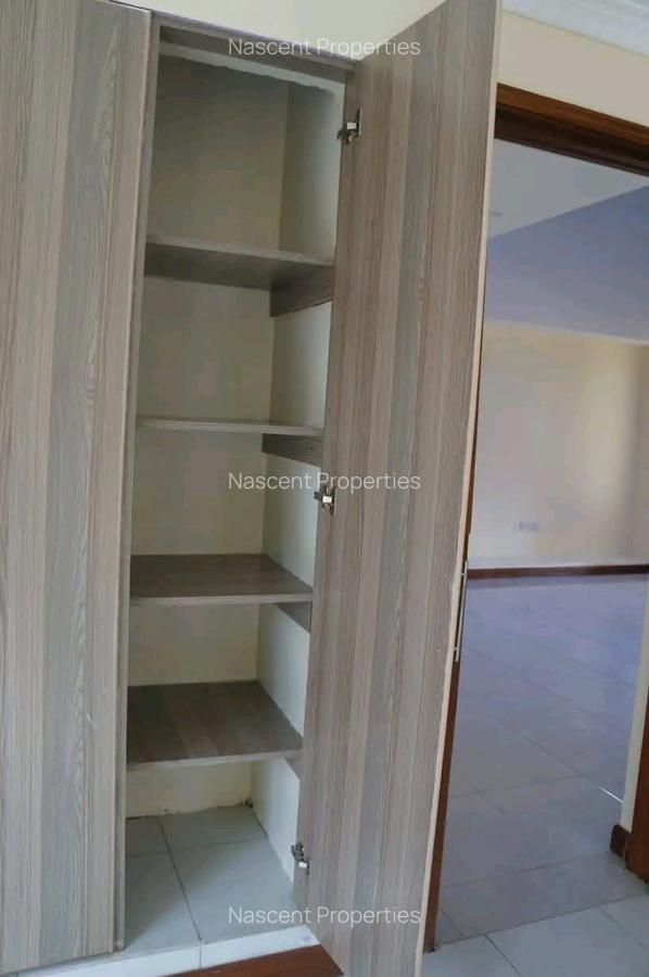 3 Bed House with En Suite in Nyari - 4