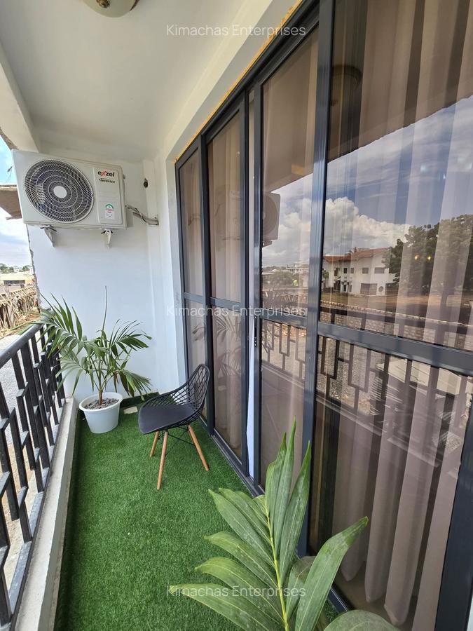 3 Bed Apartment with En Suite at Beach Road - 3