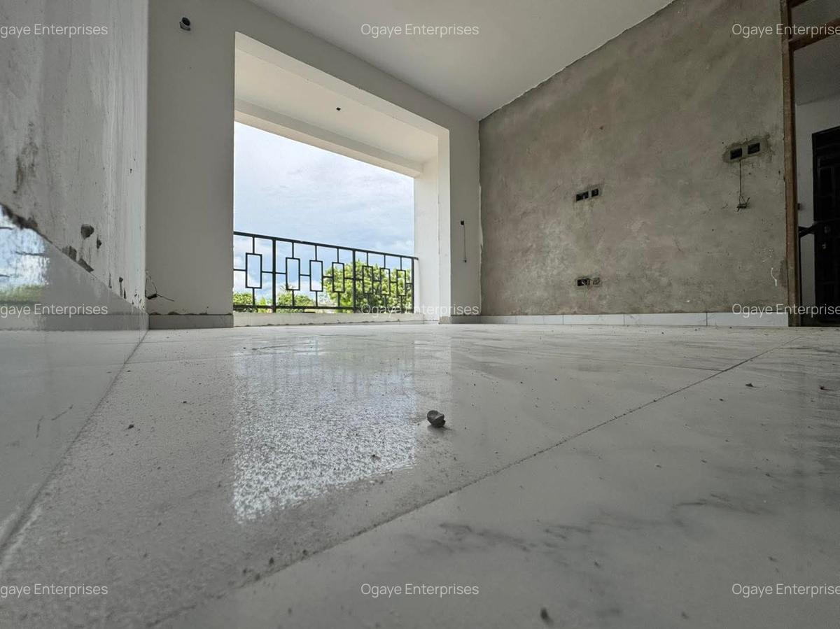 3 Bed Apartment with En Suite at Beach Road - 8