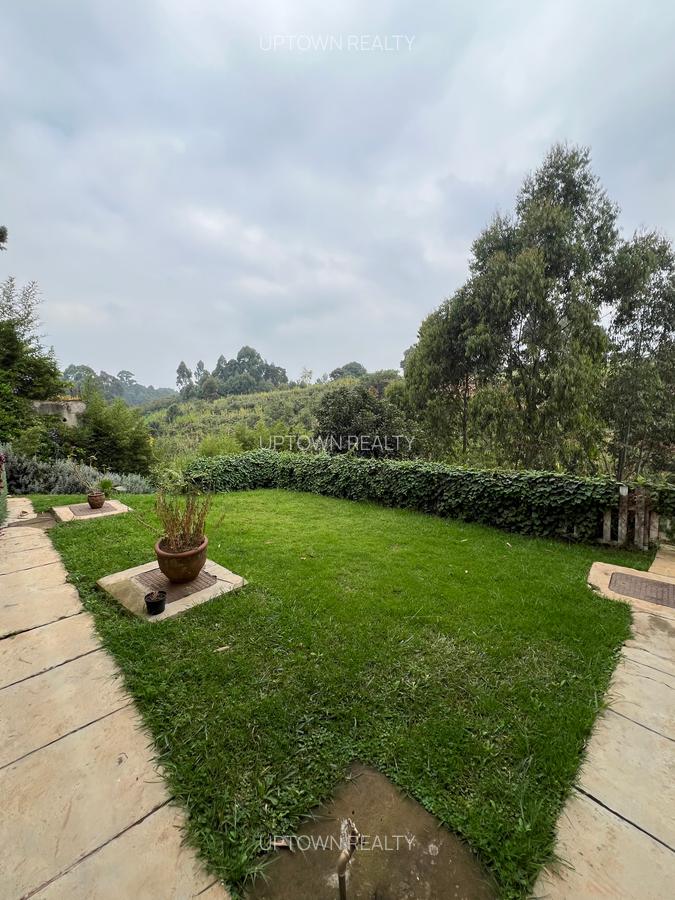 3 Bed Villa with En Suite at Redhill - 3
