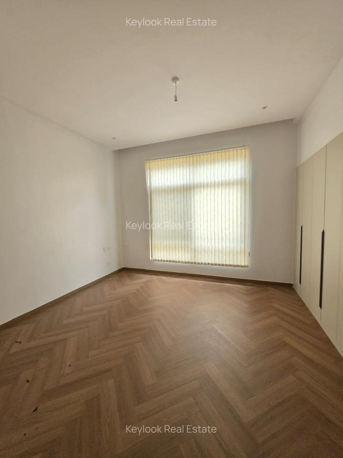 5 Bed Townhouse with En Suite at Lavington Green - 11