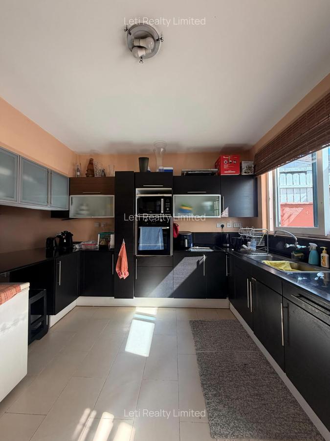 4 Bed Townhouse with En Suite in Lavington - 9