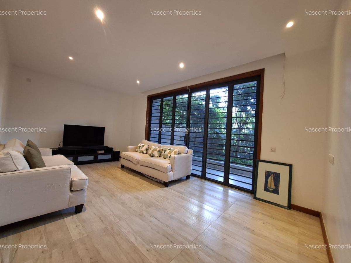 3 Bed House with En Suite in Nyari - 8