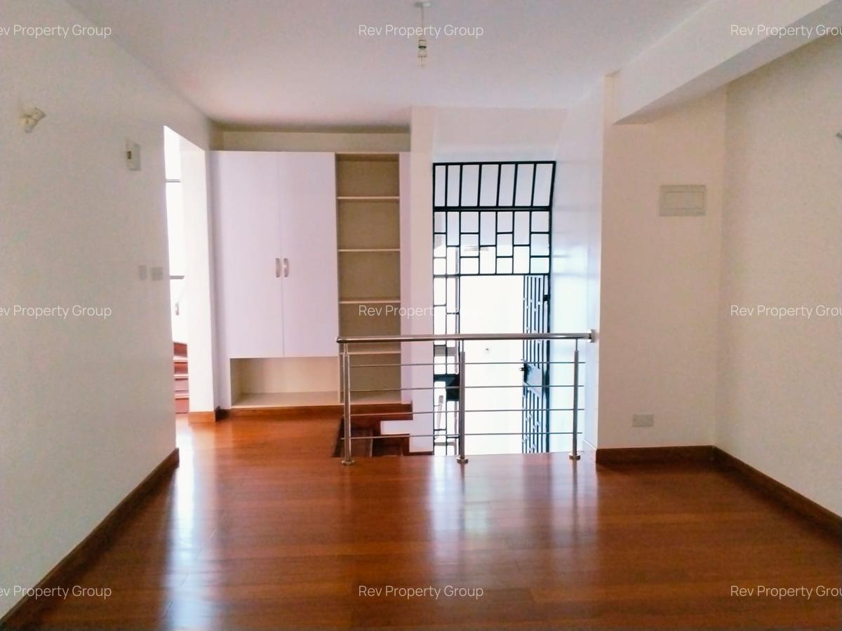 5 Bed Villa with En Suite in Lavington - 10