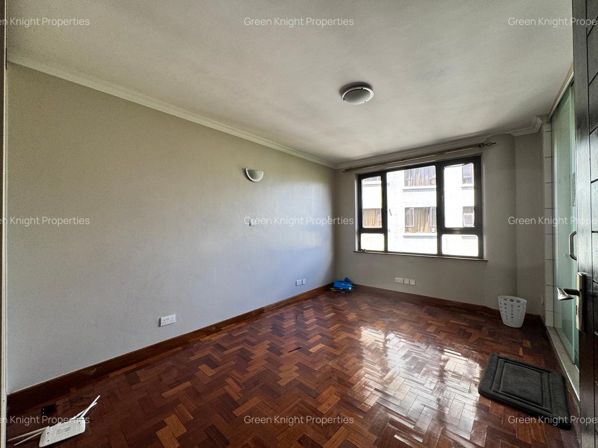 Serviced 3 Bed Apartment with En Suite in Riverside - 8