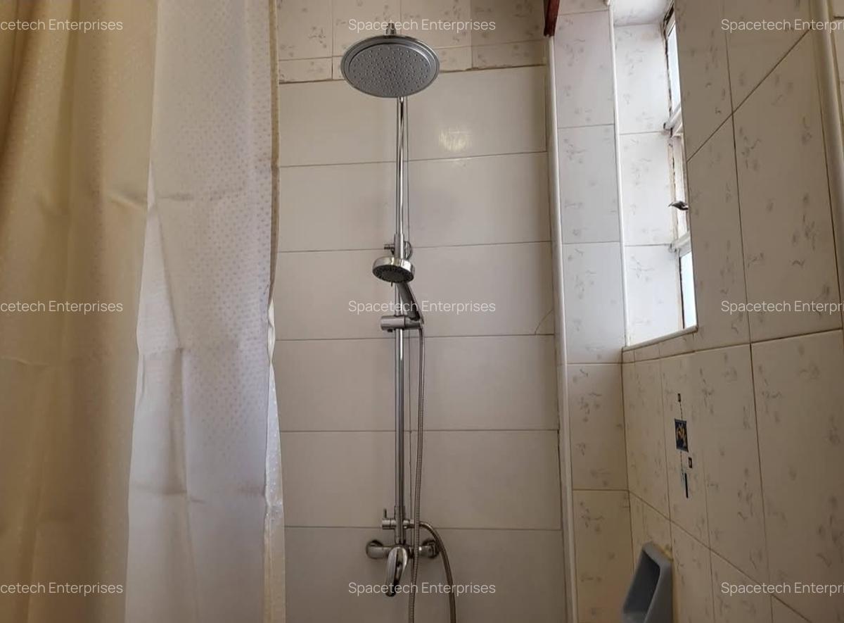 5 Bed House with En Suite in Runda - 13