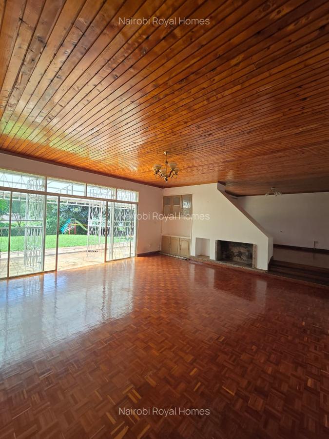 4 Bed House with En Suite at Loresho Creasent - 12