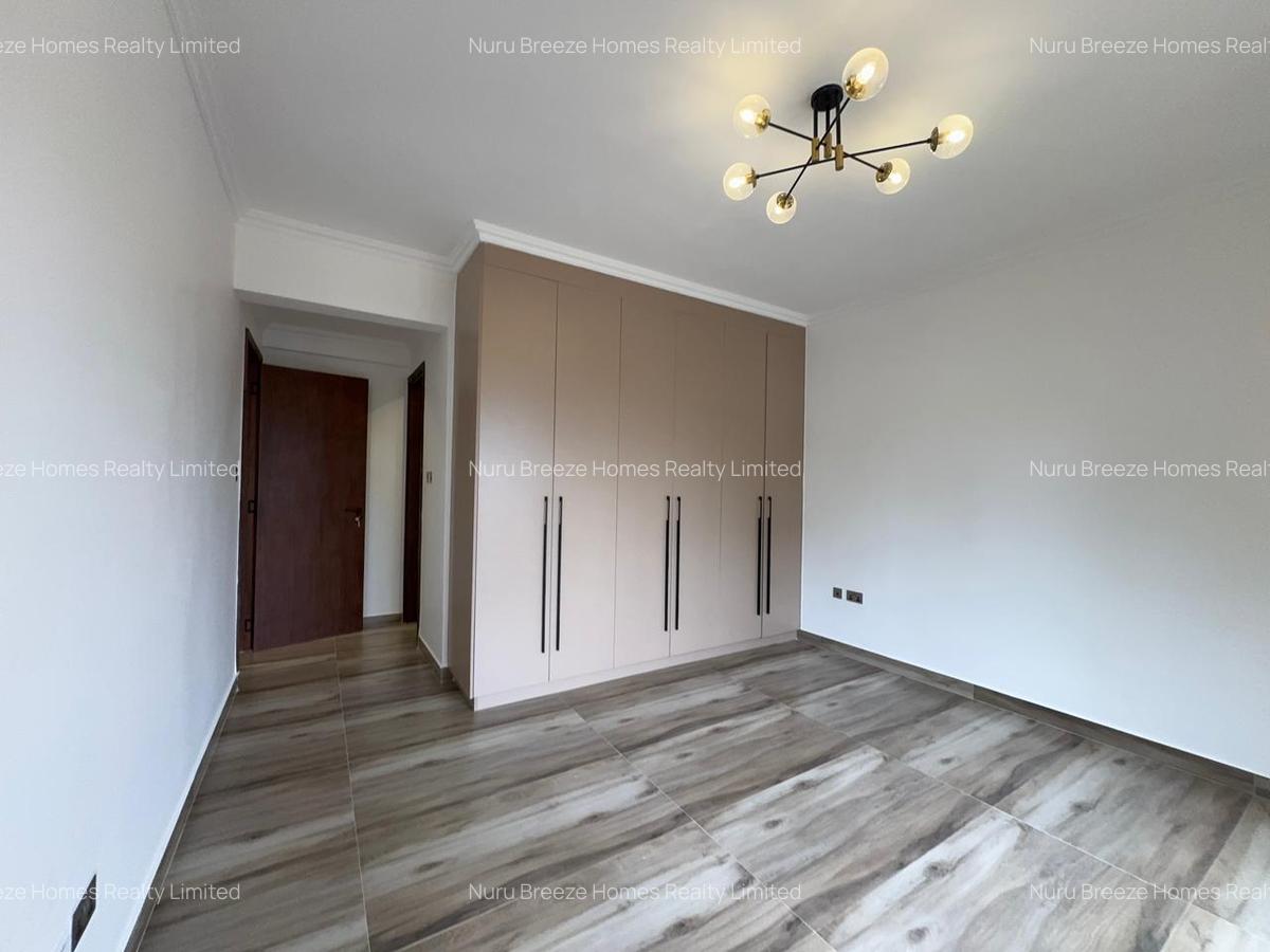 2 Bed Apartment with En Suite in Brookside - 10