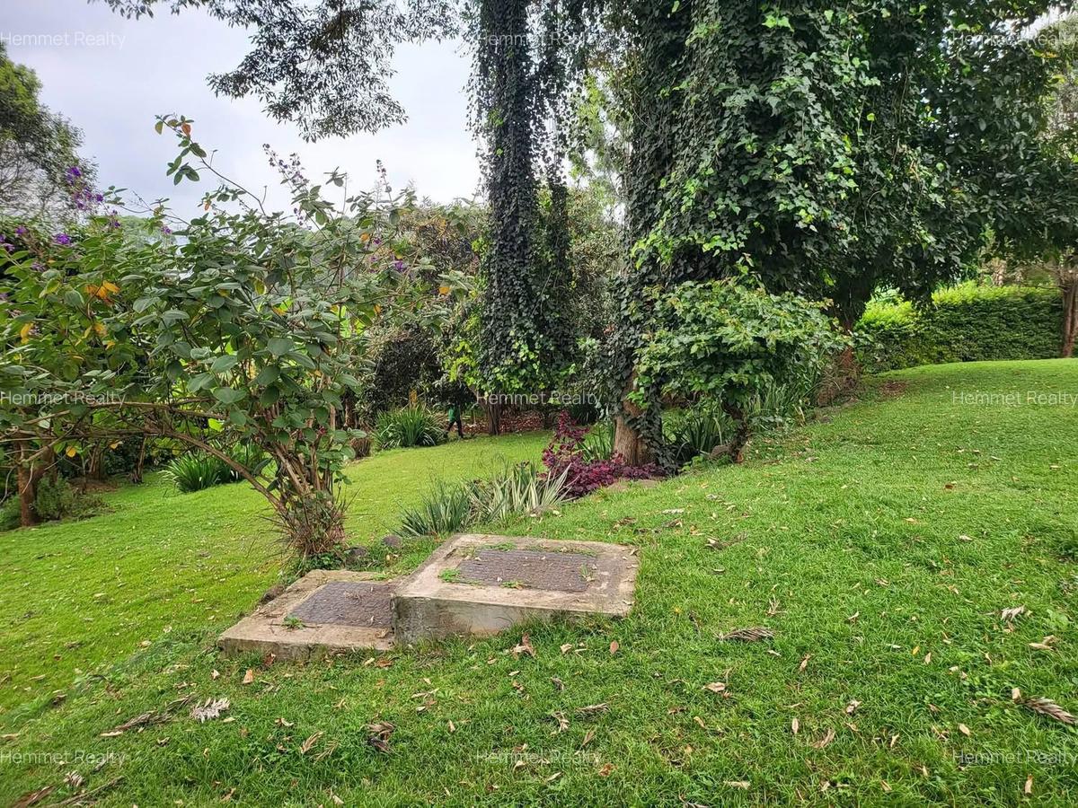 5 Bed House with En Suite in Rosslyn - 13
