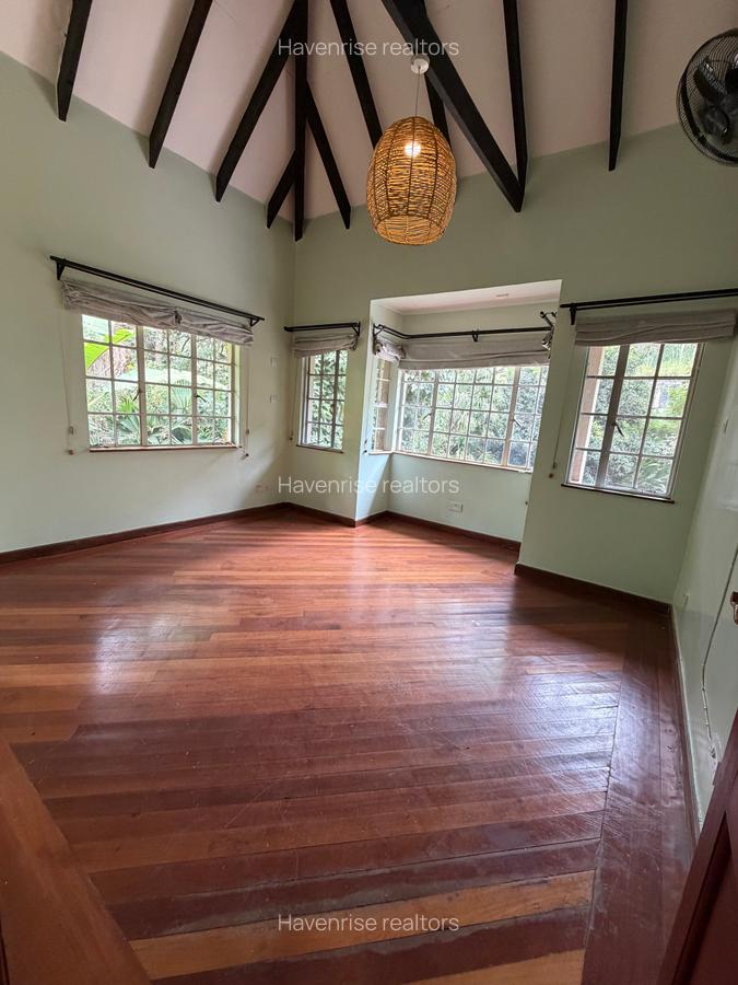 5 Bed Villa at Rosslyn - 14