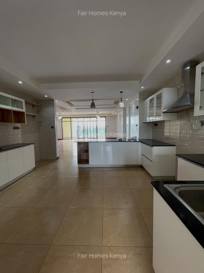 3 Bed Apartment with En Suite at Othaya Road - 5