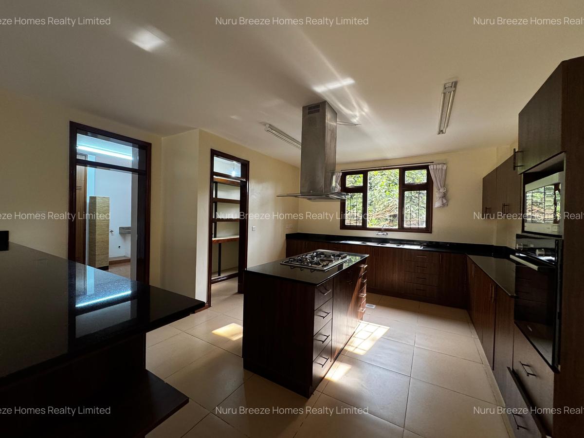 3 Bed Apartment with En Suite in Riverside - 3
