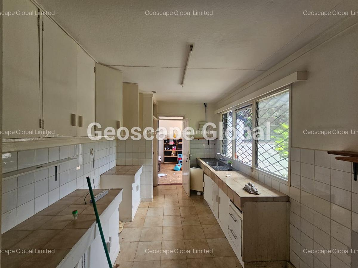 4 Bed House with En Suite in Loresho - 2