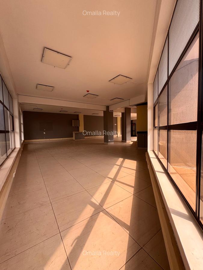 1,484 ft² Commercial Property with Service Charge Included in Westlands Area - 4