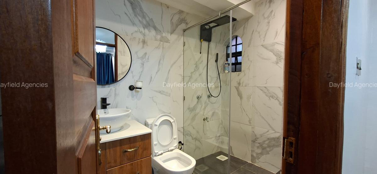4 Bed House with En Suite at Grevillea Grove - 11