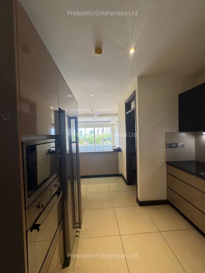 2 Bed Apartment with En Suite at Off Links Road - 8