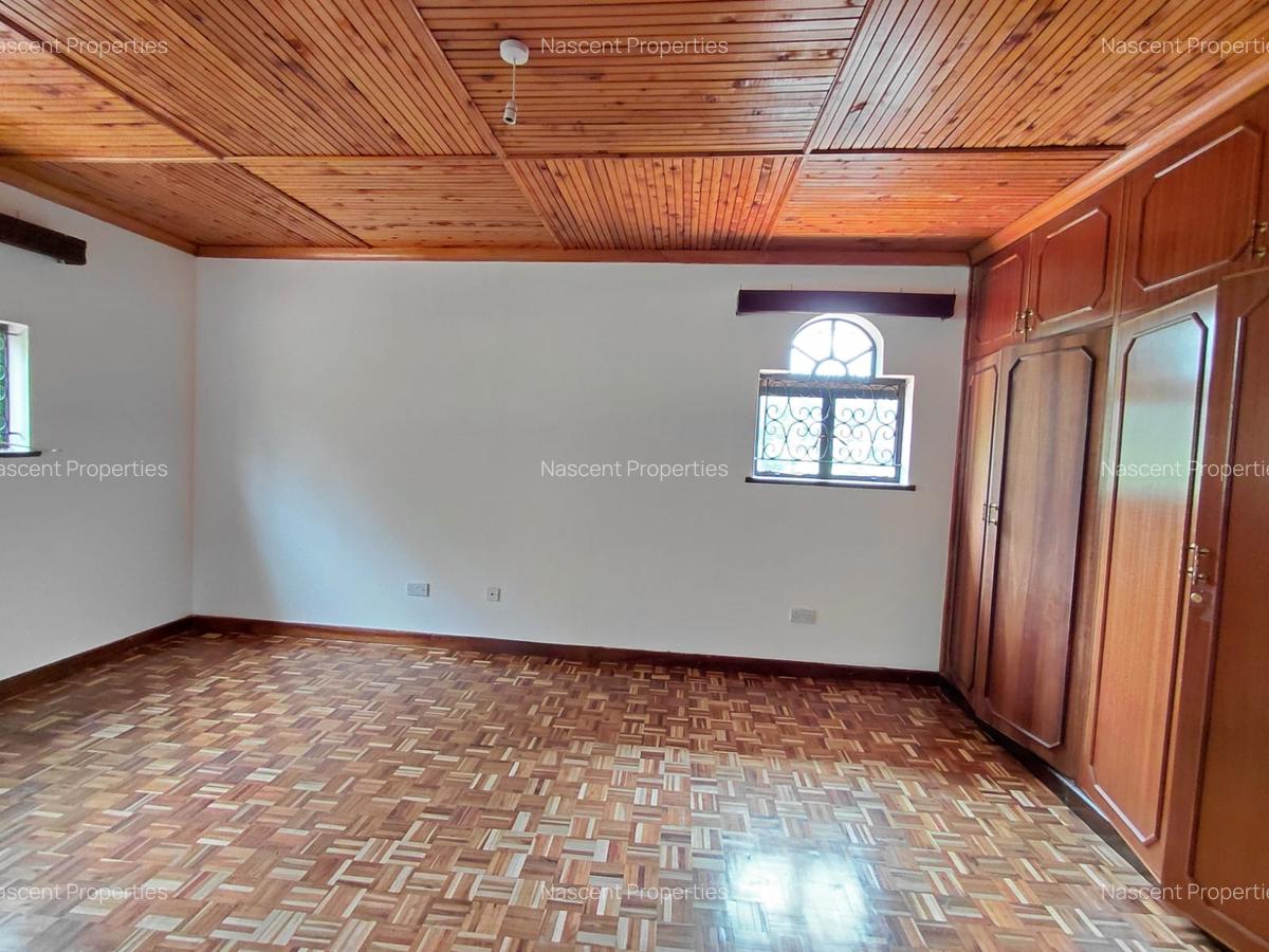 6 Bed House with En Suite in Nyari - 17