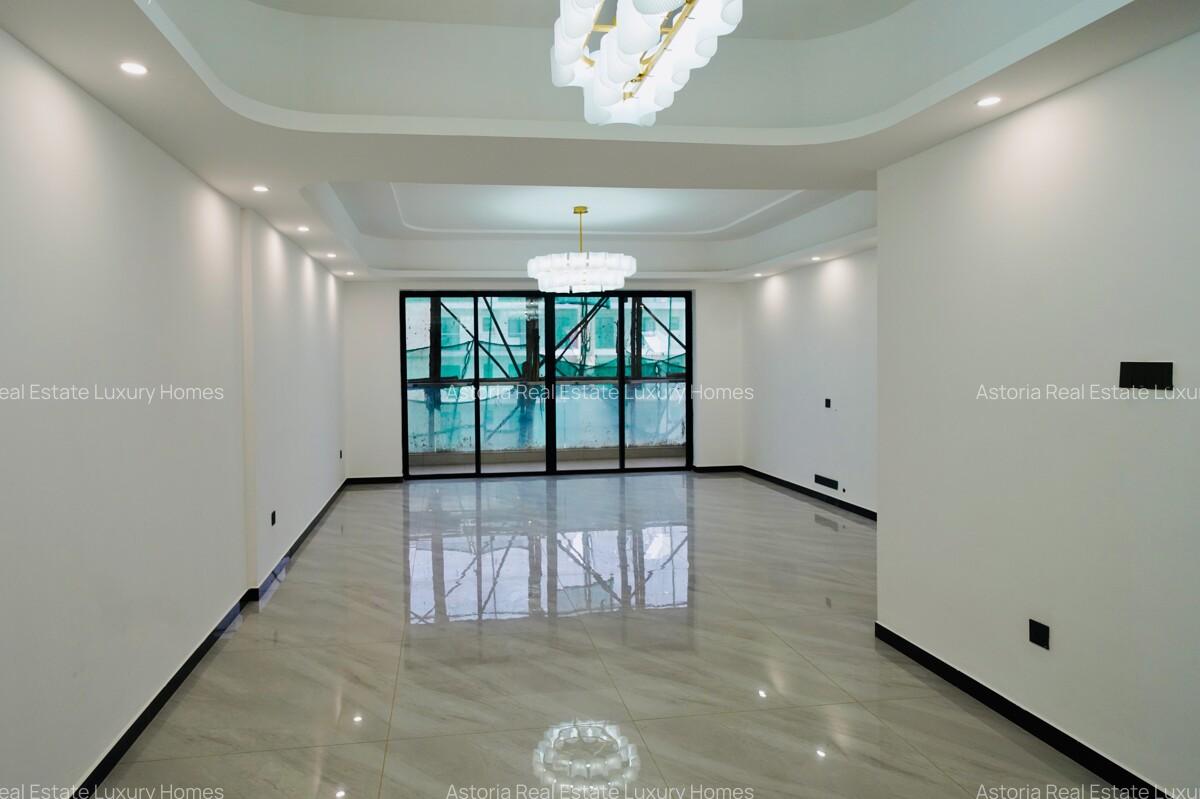 3 Bed Apartment with En Suite at 2026-107 - 1
