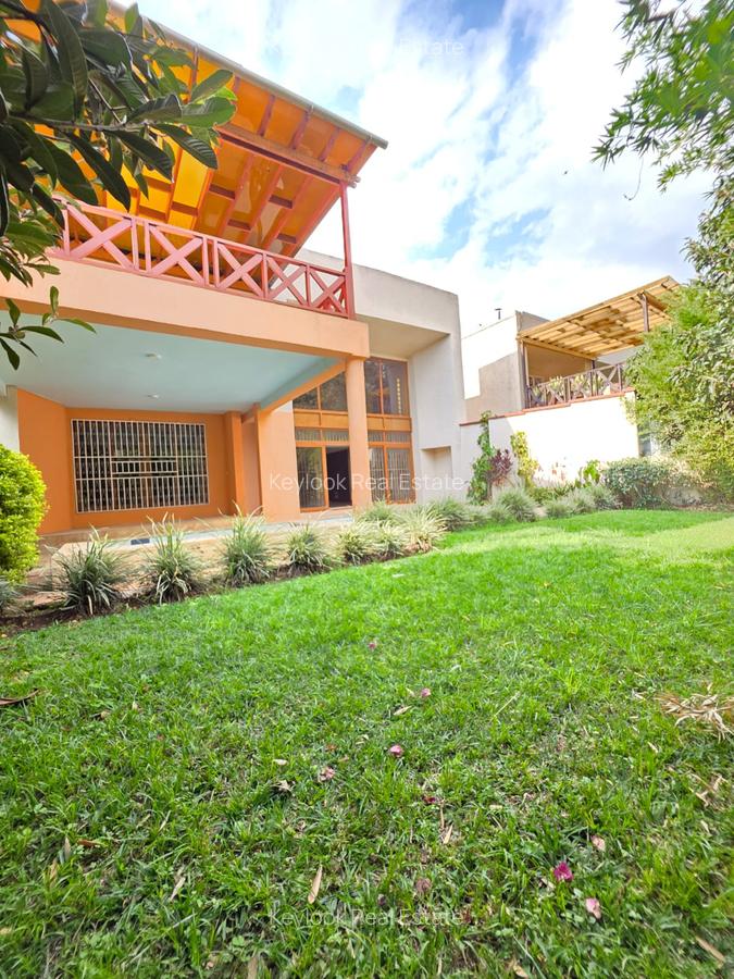 5 Bed Townhouse with En Suite at Lavington Green - 3