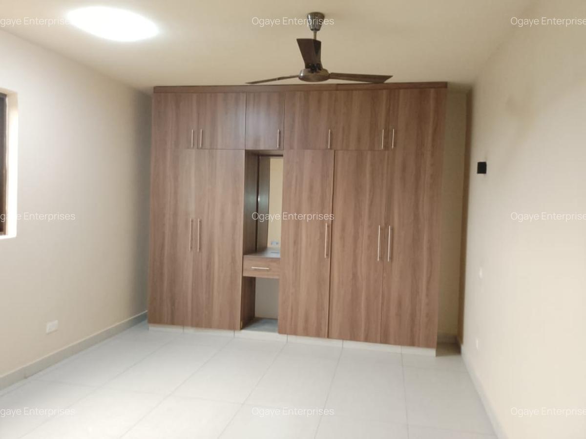 4 Bed Apartment with En Suite at Moyne Drive - 13