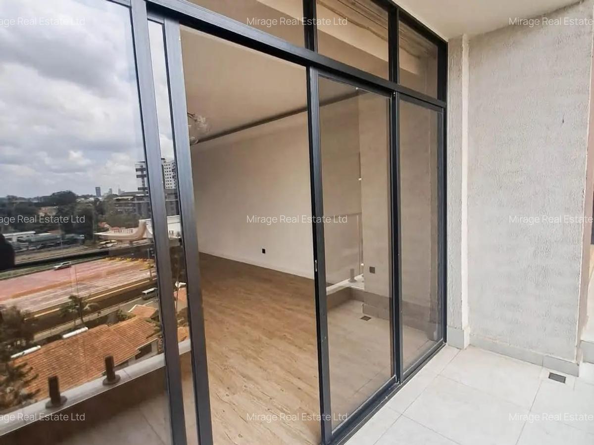 3 Bed Apartment with Swimming Pool in Brookside - 7