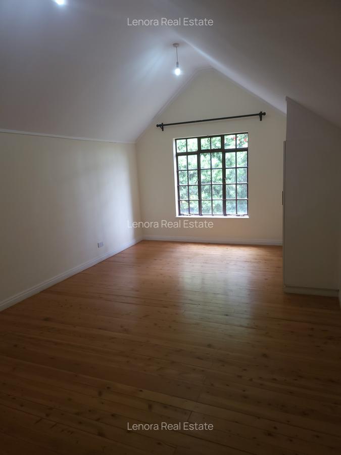 5 Bed Villa with En Suite in Karen Hardy - 10