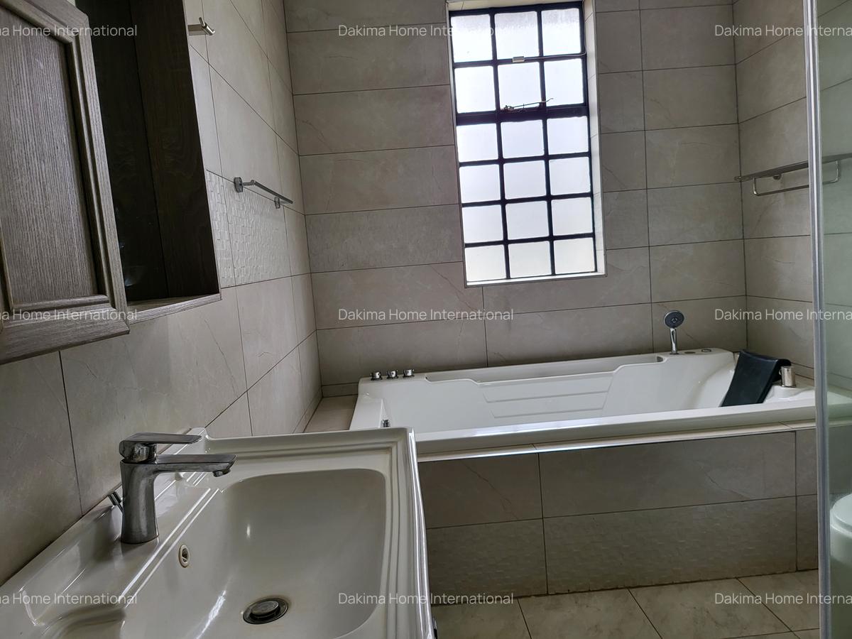 4 Bed Townhouse with En Suite in Kitisuru - 14