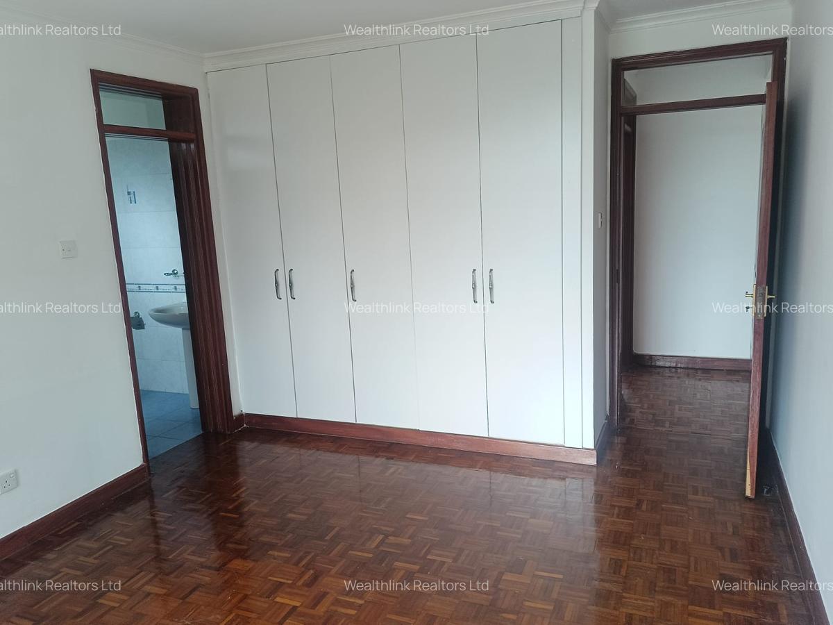 4 Bed Townhouse with En Suite at Redhill - 18