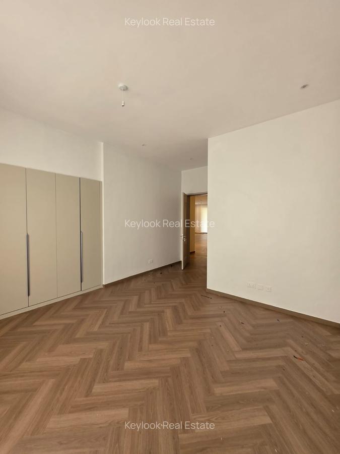5 Bed Townhouse with En Suite at Lavington Green - 10