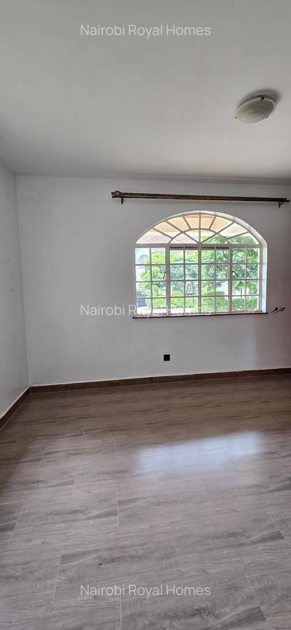 5 Bed Townhouse with En Suite at Lavington Green - 12