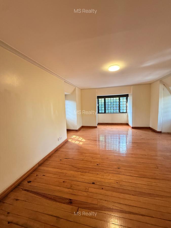 7 Bed House with En Suite in Runda - 10