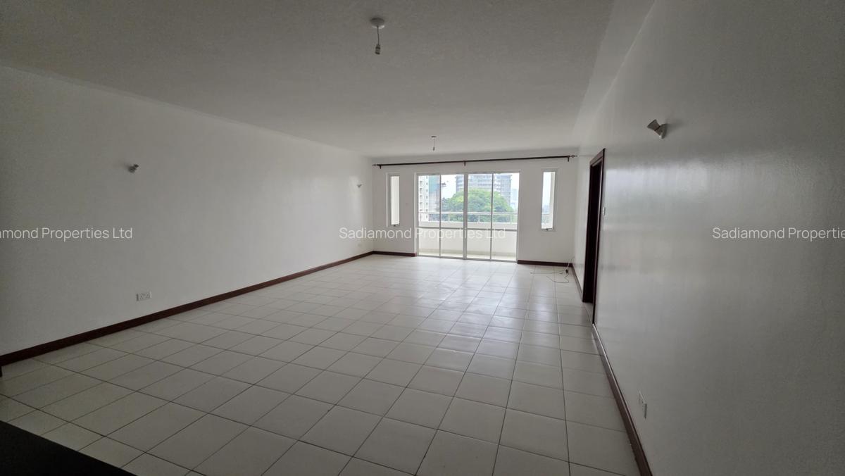 2 Bed Apartment with En Suite in Brookside - 2