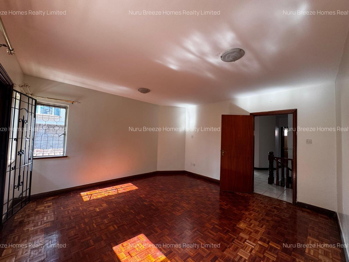 4 Bed Townhouse with En Suite in Runda - 16
