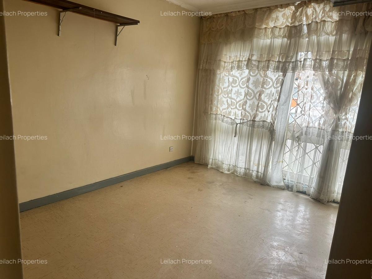 5 Bed House with En Suite in South C - 11