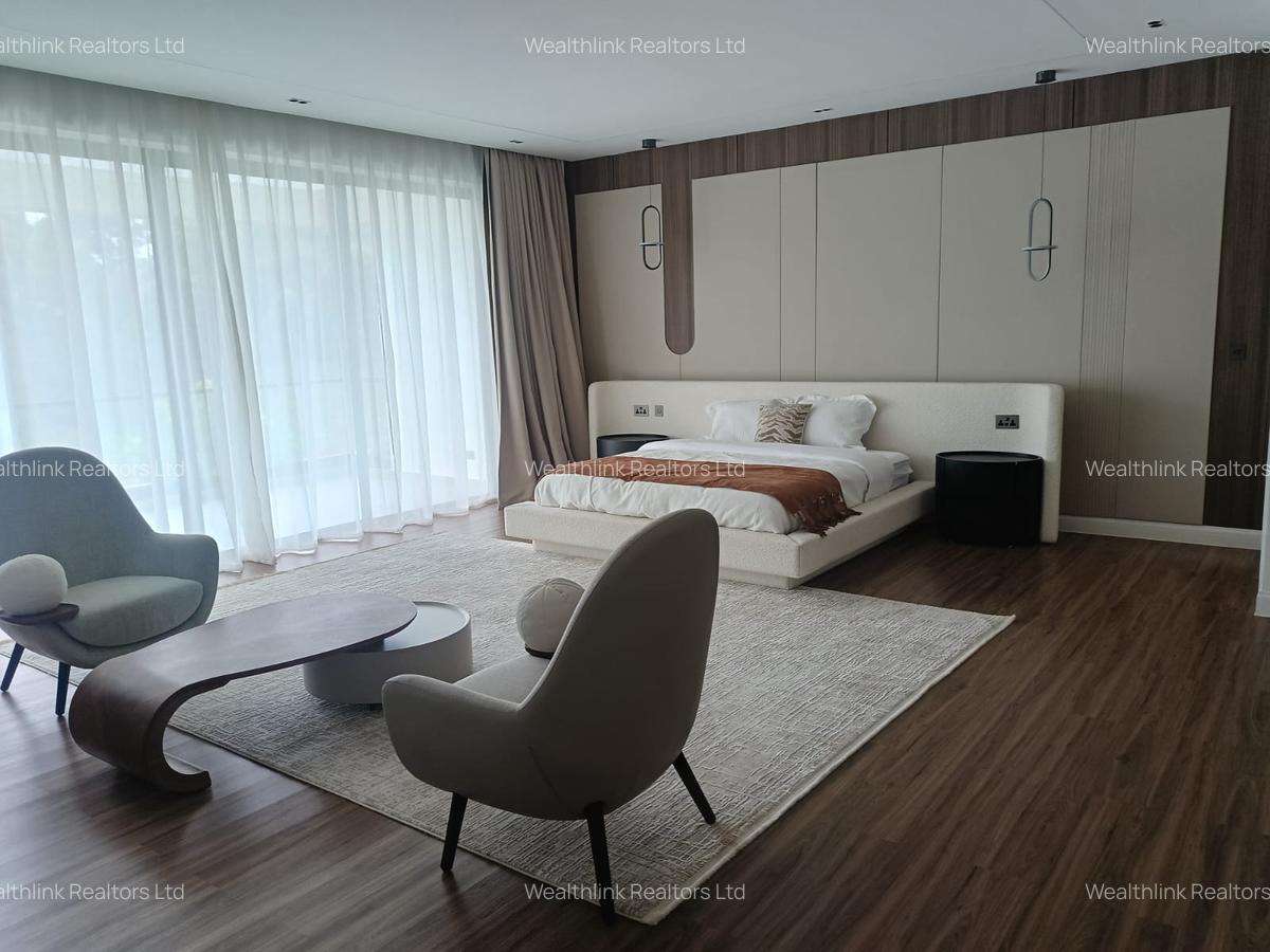 5 Bed Townhouse with En Suite at Runda - 18