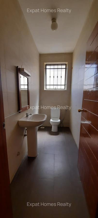 5 Bed Villa with En Suite in Lavington - 3