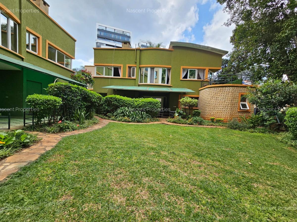 4 Bed Townhouse with En Suite in Riverside - 1