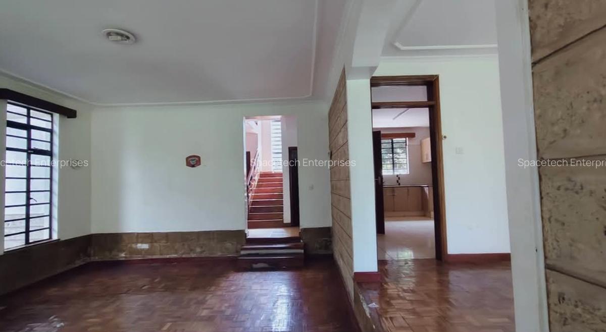 4 Bed Townhouse with En Suite in Rosslyn - 15