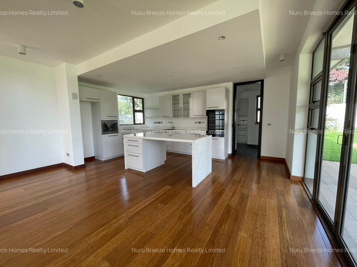 5 Bed Townhouse with En Suite in Karen - 3