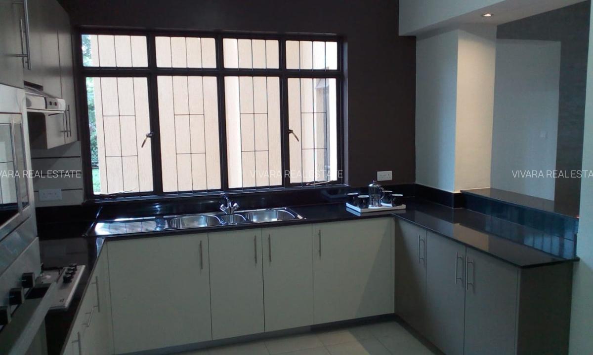 1 Bed Apartment with En Suite in Lavington - 9