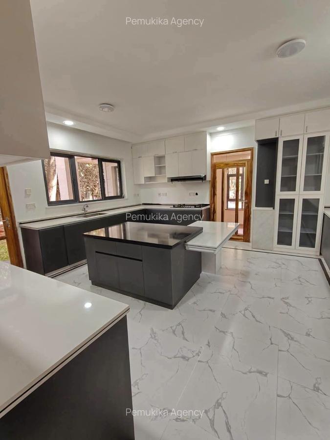 5 Bed Townhouse with En Suite in Karen - 4