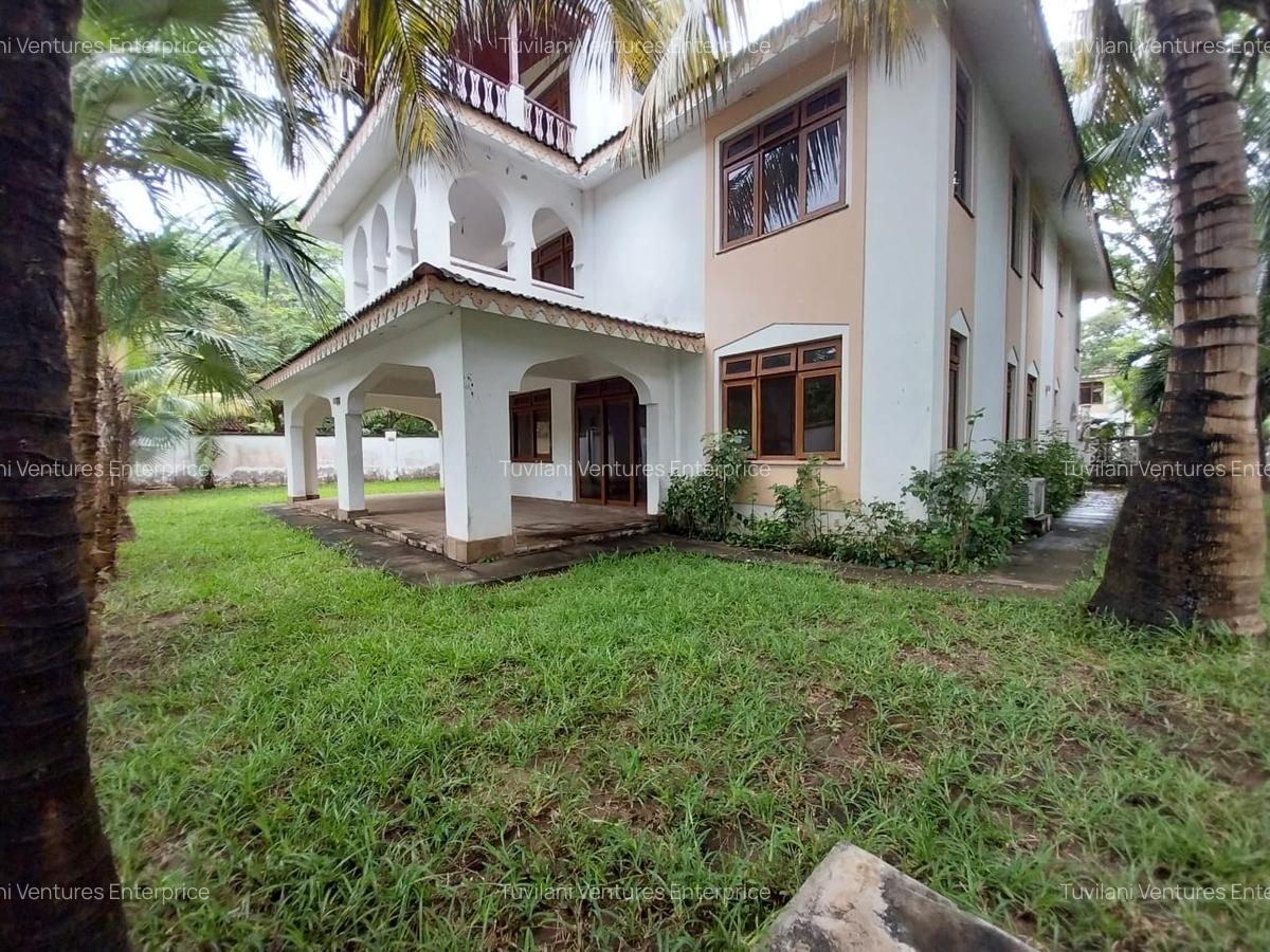 4 Bed Villa with En Suite at Nyali Mombasa - 3
