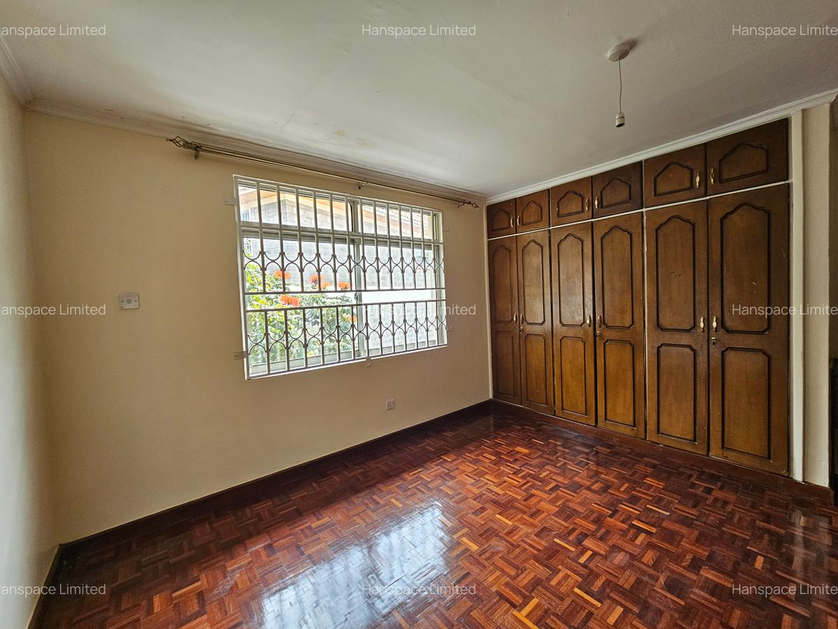 5 Bed Villa with En Suite in Lavington - 9